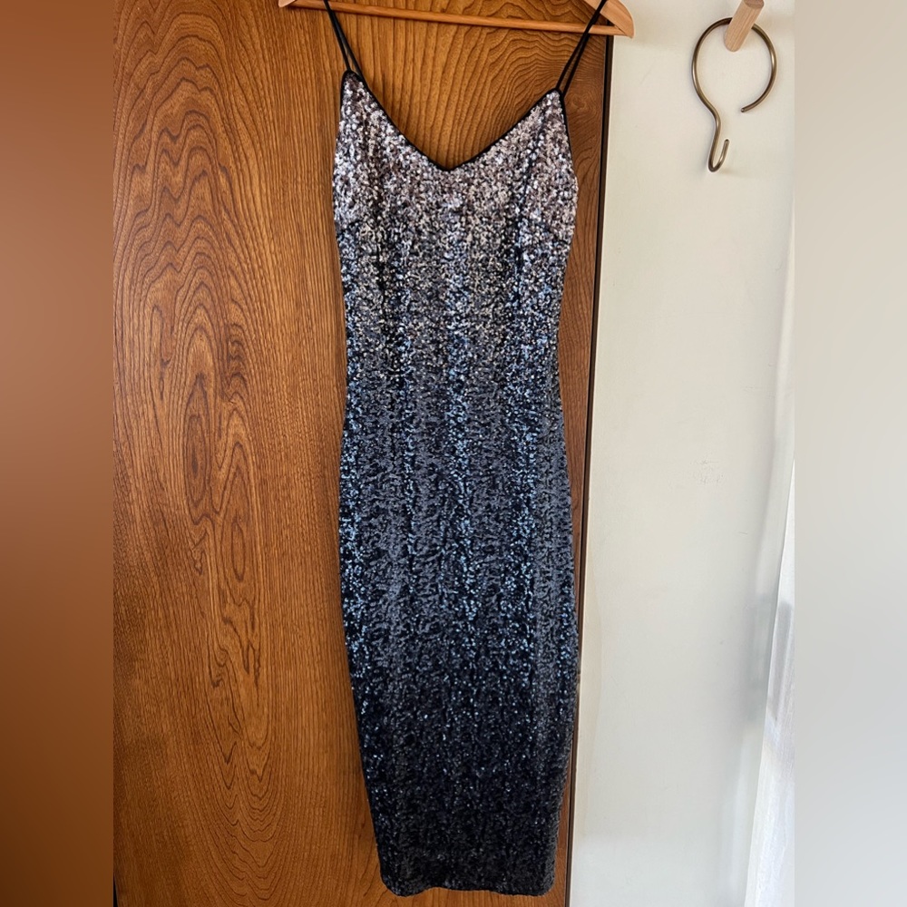 Laundry by Shelli Segal Matte sequin ombré blue/silver dress sz 2